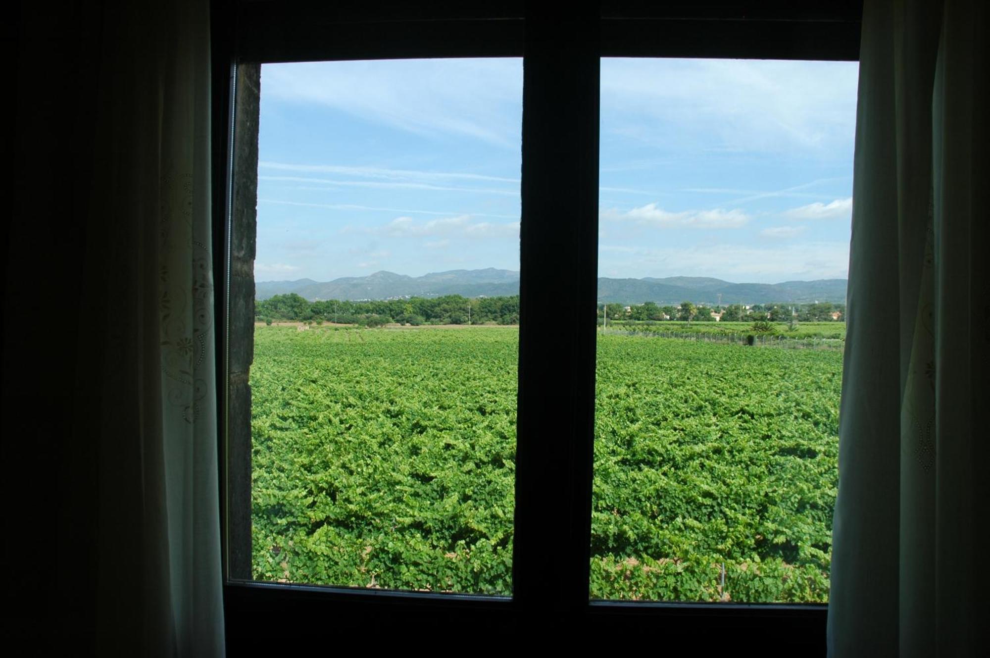 Hotel Restaurant El Bosc Banyeres del Penedes Luaran gambar